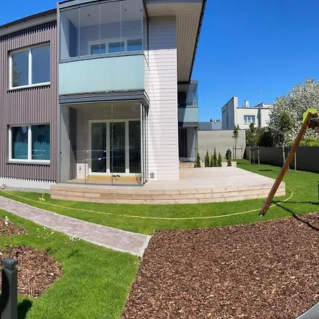 New! Two-bedroom With Large Terrace Korter
